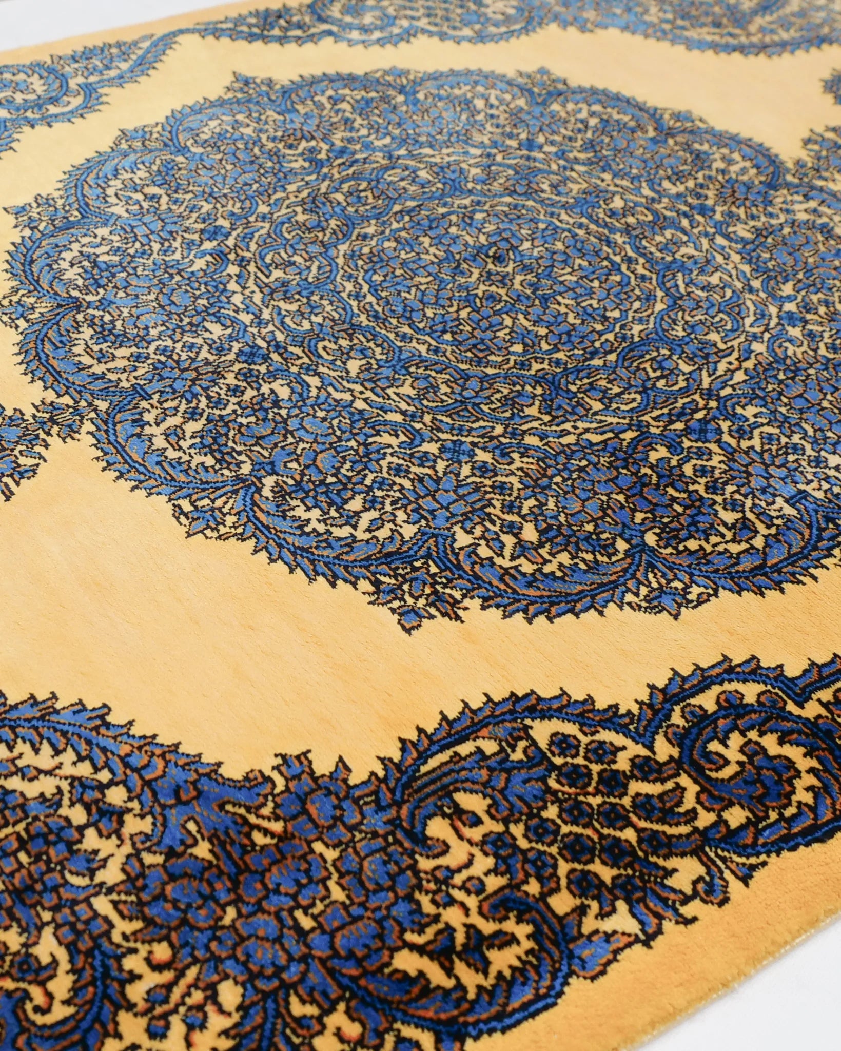 ペルシャ絨毯 クム産 サイディ工房 シルク 52x82cm 黄色 イエロー 手織り ラグ