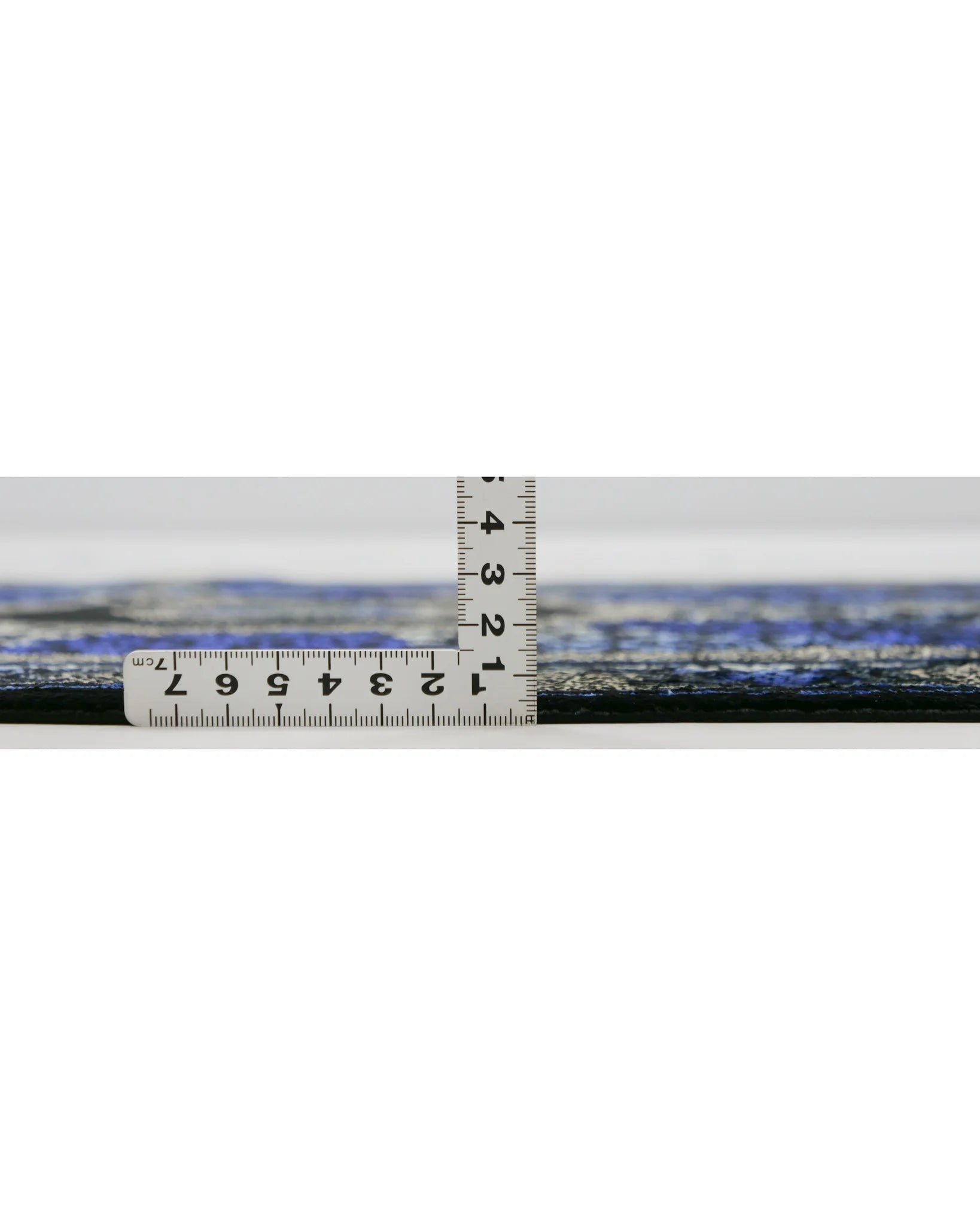 ペルシャ絨毯 クム産 カンバルザデ工房製 シルク手織りラグ(約80×120cm)青と黒のグラデーション、メダリオンとガンディール文様入り