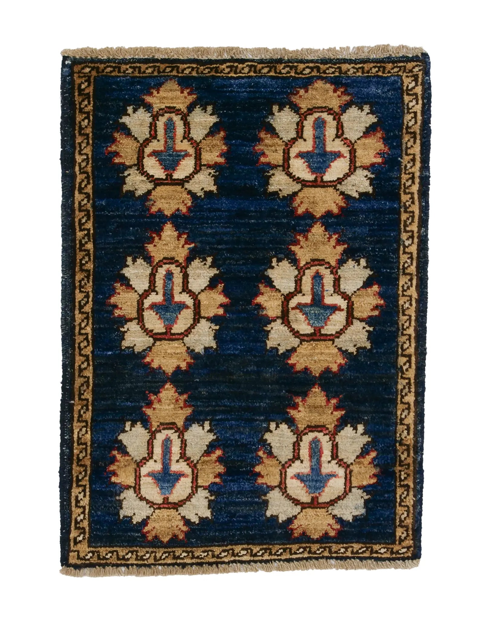 ガズニウールの手織り絨毯 ネイビーブルー地にパルメット文様