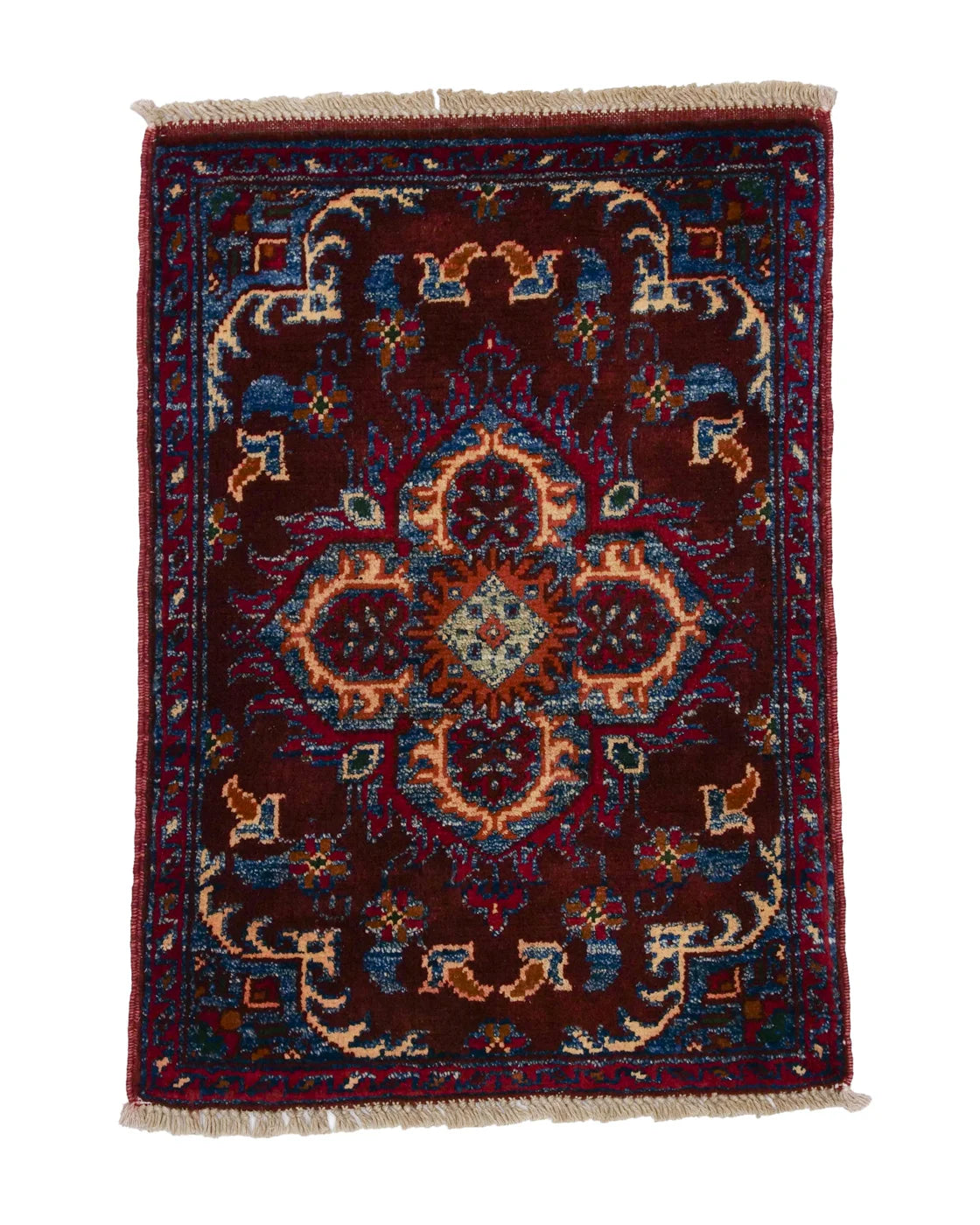 ダイヤ型のメダリオンが織り込まれたアフガニスタン絨毯