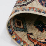 柔らかなガズニウールの艶が美しいベージュラグ