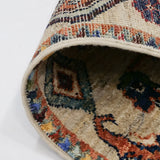 柔らかなガズニウールの艶が美しいベージュラグ