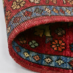 手紡ぎガズニウール使用 モダンと伝統が調和するラグ