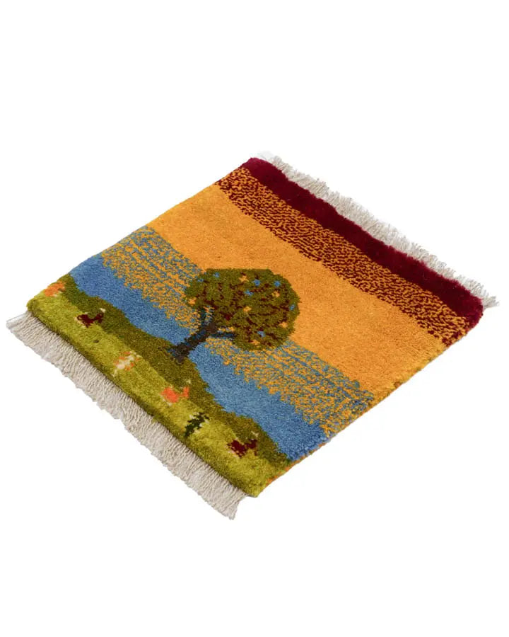 ペルシャ絨毯 ギャッベ 座布団サイズ 約36×38cm 生命の樹と自然の風景デザイン