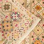 黄色のマシュワニキリム