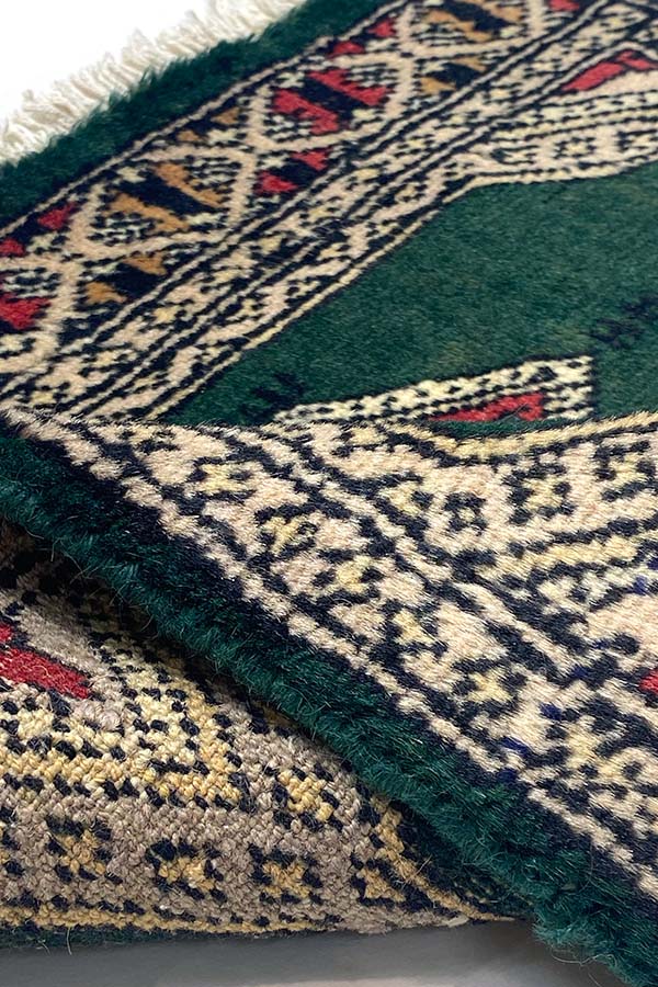 緑色の古典的パキスタン絨毯