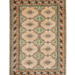 ベージュと淡いグリーンを基調とした幾何学模様が特徴のラホール産パキスタン絨毯