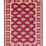 赤を基調としたパキスタン絨毯。中央にはひし形のジャルダン柄と楕円形のボハラ柄が交互に並び、周囲は繊細な模様で縁取られている。