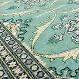 クラシックな文様が魅力の手織りパキスタン絨毯 小サイズラグ