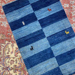 青 動物 ギャッベ ペルシャ絨毯