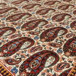 クム産の伝統的なオールド手織り絨毯 ボテ文様が並ぶペルシャラグ