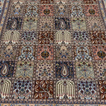 ムード産ペルシャ絨毯 庭園模様を描いた美しい一枚