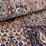 茶色の落ち着いたトーンのムード産ウールラグ