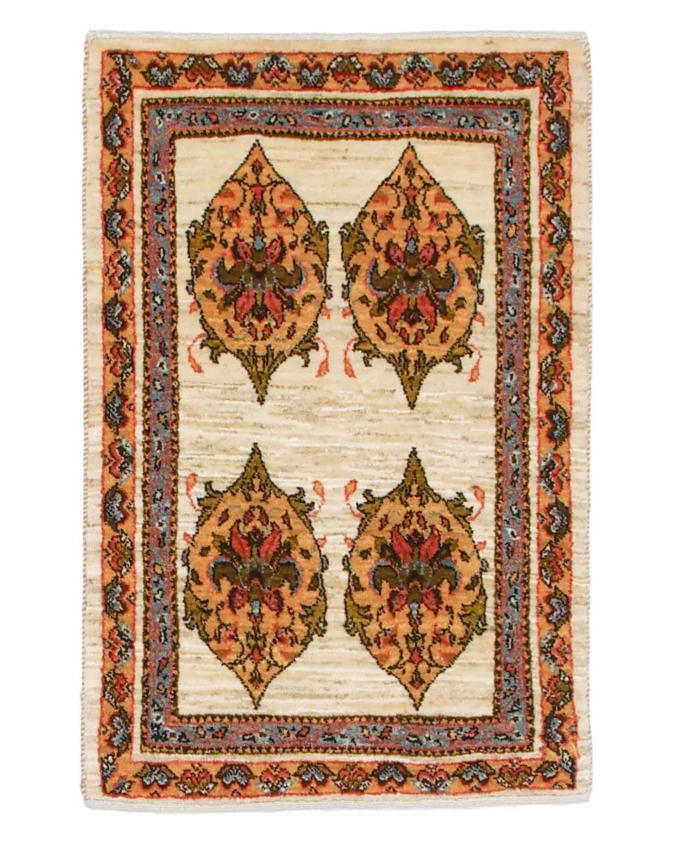 ペルシャ絨毯ギャッベ カシュガイ玄関 ペルシャ絨毯ギャッベ カシュガイ玄関