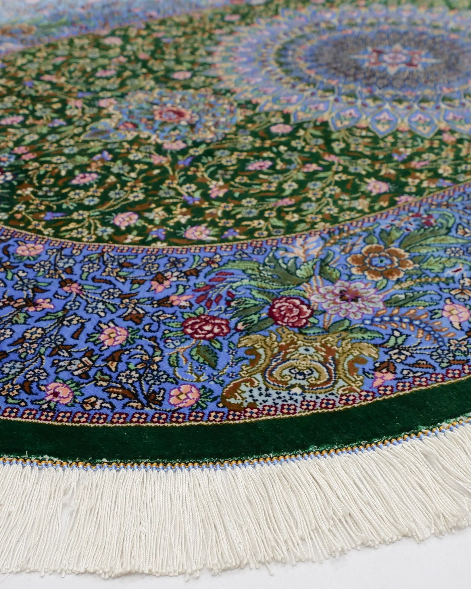 ペルシャ絨毯 クム産 シラジ工房 シルク手織りラグ(楕円形 80×119cm)ブルー×グリーン 花瓶と花模様入り 玄関マットにも最適