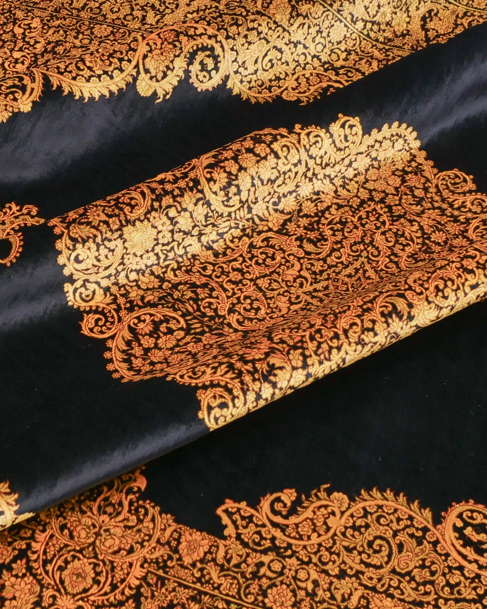 ペルシャ絨毯 サイディ工房 150x212cm クム産 シルク 黒&金 手織り ラグ