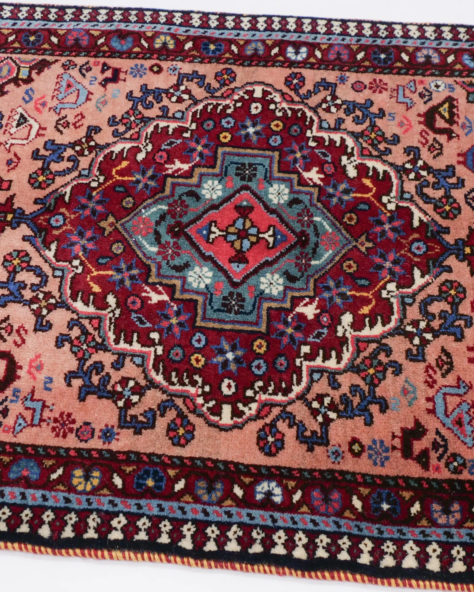 ペルシャ絨毯 ヤラメ 63x122cm ピンク トライバルラグ 細長