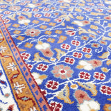 トルコ・カイセリ産の手織りウール絨毯。ブルーを基調に花模様が施された上品なデザイン(約148×220cm)