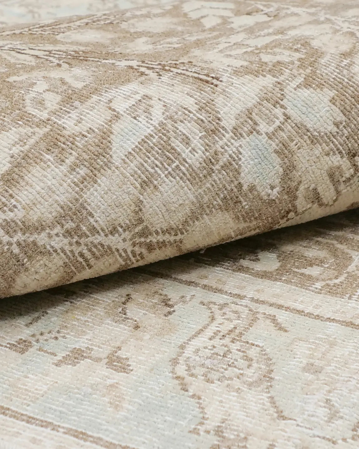 トルコ絨毯 ゼロパイル 約84cm x 134cm 淡いベージュ 手織り ラグ