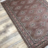 パキスタン茶色の絨毯