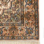 カシミール産シルク絨毯のフリンジ