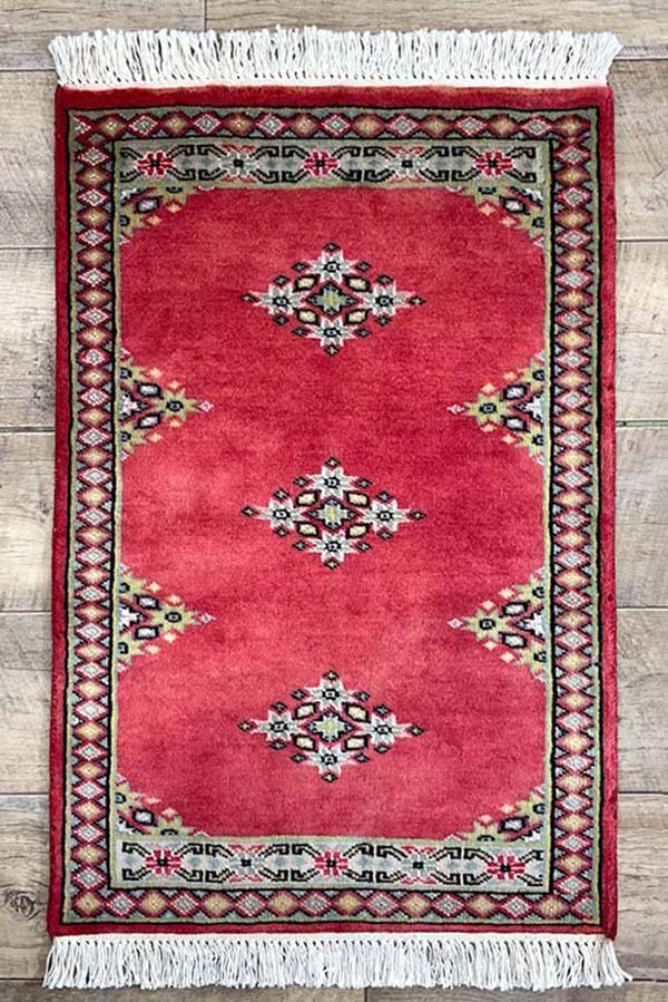 パキスタン絨毯約53cm x 76cm