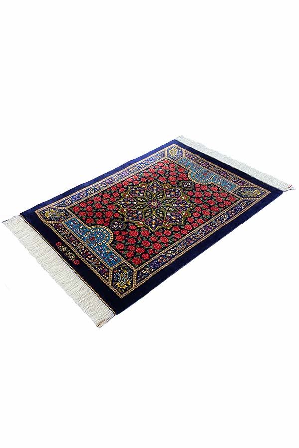 ペルシャ絨毯 クム産 アハマディ工房 約50cm x 70cm シルク 薔薇
