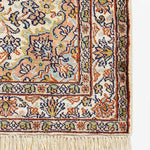 カシミールシルク絨毯 - 温かく落ち着いたヴィンテージデザイン