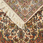 カシミールシルク絨毯 - 温かく落ち着いたヴィンテージデザイン