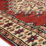 赤色の廊下敷きパキスタン絨毯