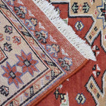 赤色の廊下敷きパキスタン絨毯