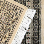 パキスタン絨毯 約69cm x 122cm