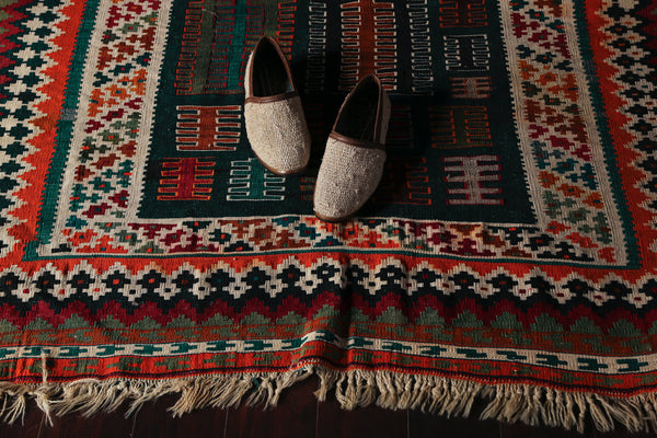 絨毯と靴