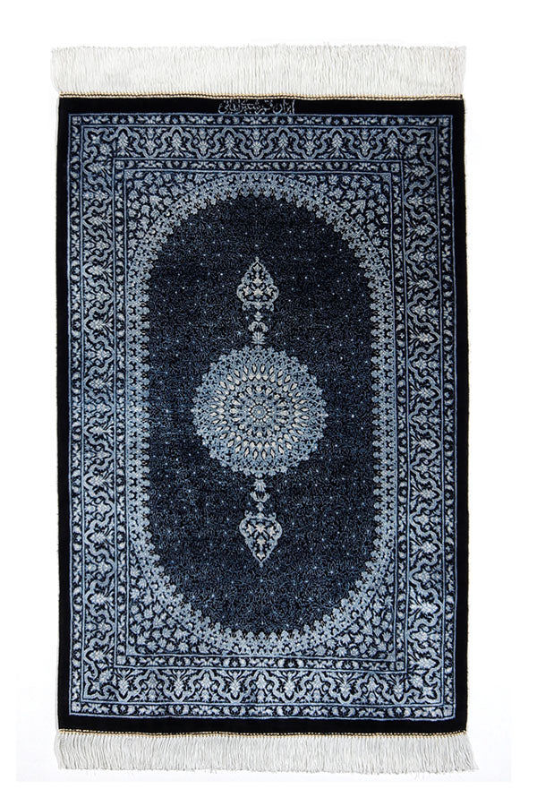 ペルシャクム製の上質なペルシャ絨毯