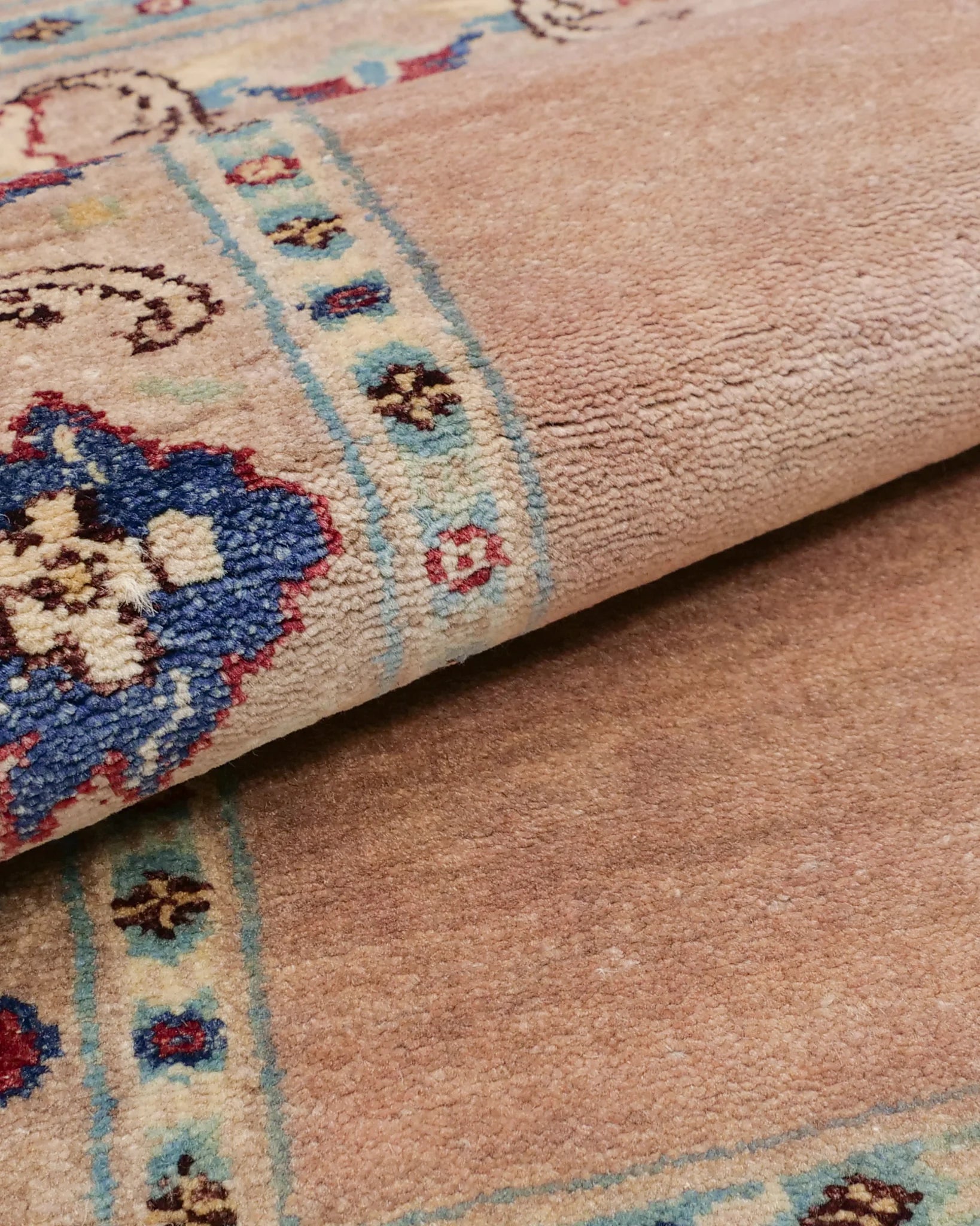 アフガニスタン手織りウール・コットン絨毯.サイズ:78x126cm アフガニスタン手織りウール・コットン絨毯.サイズ:78x126cm