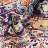 アフガニスタン産の手織り絨毯 130×193cm。伝統的なマムルークデザインで、中央に八角形メダリオンと幾何学模様を配し、濃紺を基調に赤やアイボリーの文様が映える一点物ウールラグ。