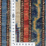 ガズニウール特有の艶と柔らかさが感じられる小さめラグ