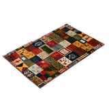 一枚一枚の小模様が美しい、手織りのギャッベマット