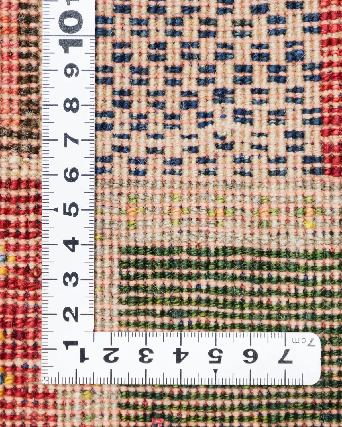 お部屋を華やかに彩るカラフルギャッベ