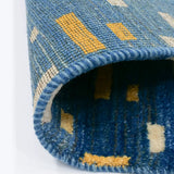 手織りならではの柔らかな風合いが魅力の幾何学ラグ