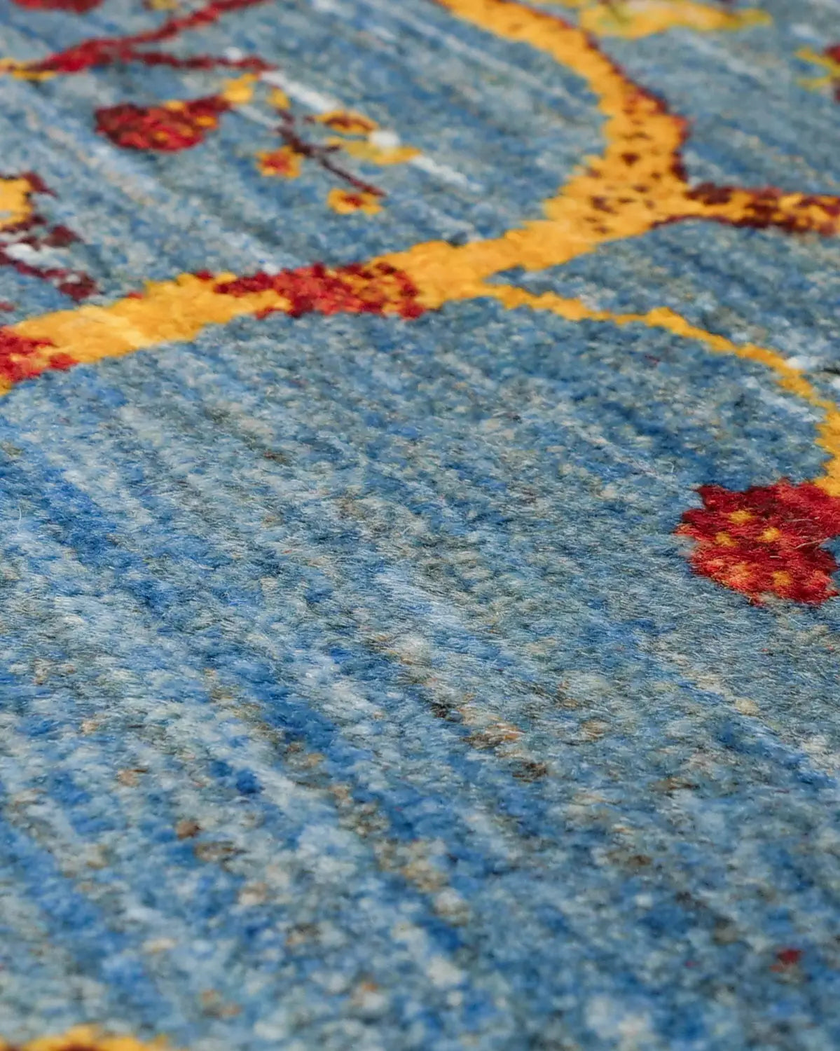 自然の息吹を感じるアートのようなウールギャッベ