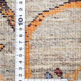 落ち着きあるトーンと鮮やかなアクセントカラーが美しいギャッベの織り密度