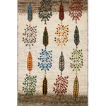 カラフルな木が並ぶナチュラルギャッベ