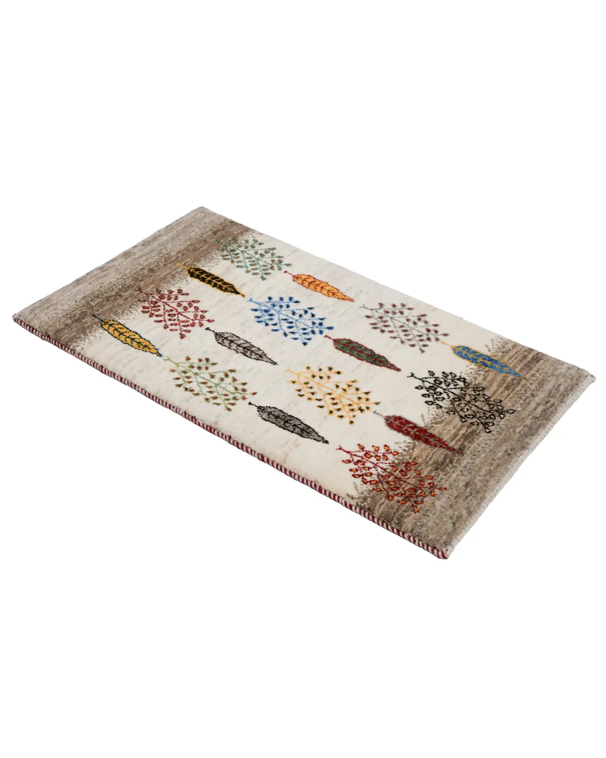 ベージュとグレーのグラデーションが美しい自然モチーフ