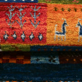 玄関に彩りを添えるカラーブロックラグ