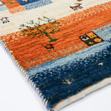 鮮やかな配色でインテリアのアクセントに