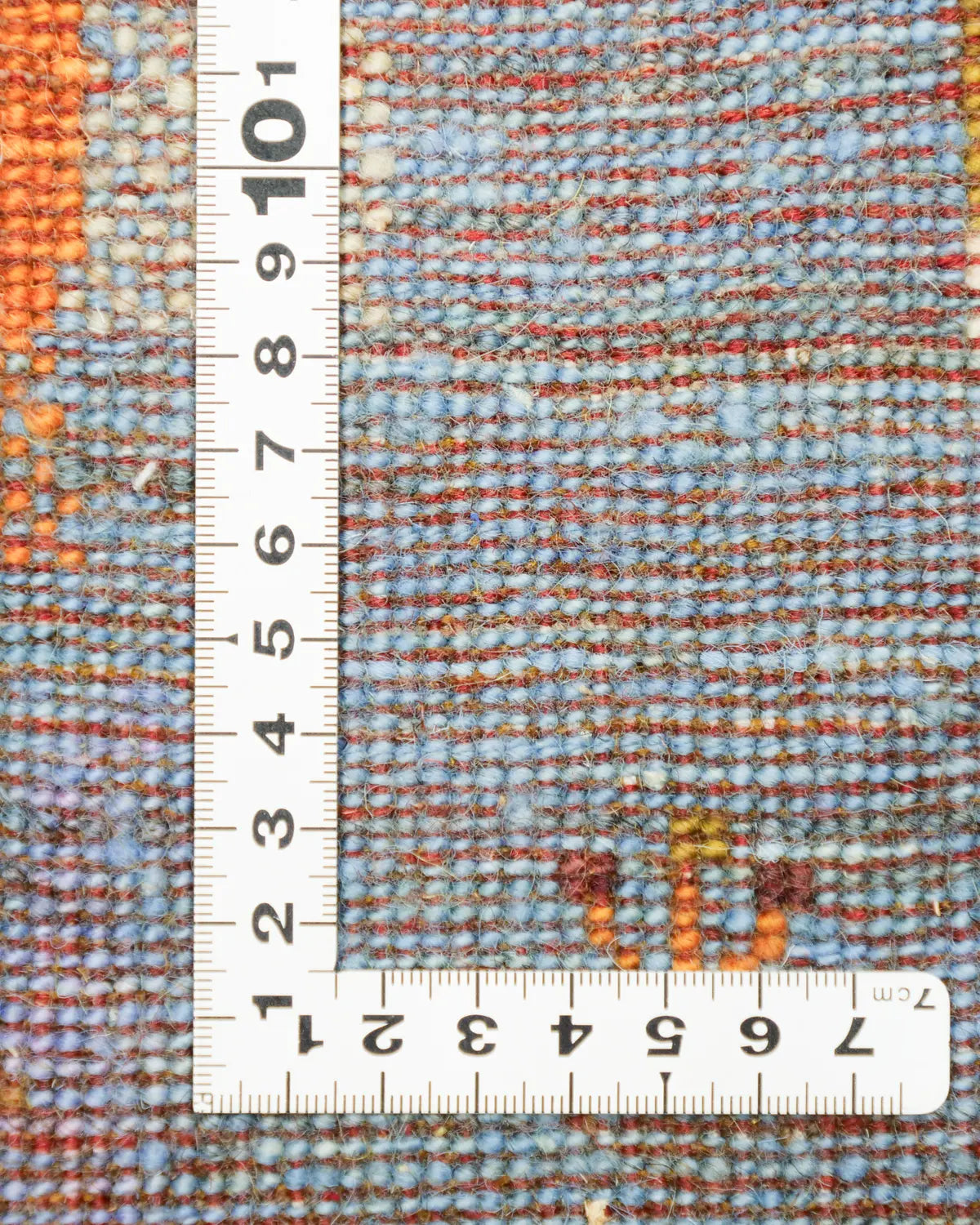 ナチュラルウールと天然染料の柔らかな風合いのギャッベの織り密度