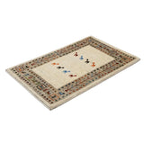 中央にラクダが並ぶ、額縁模様のギャッベ