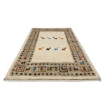 ベージュ基調で落ち着いた印象の玄関マット