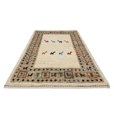 ベージュ基調で落ち着いた印象の玄関マット